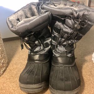 Warm, comfy snow boots